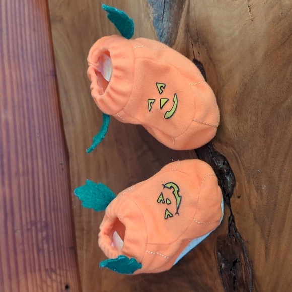 Vintage 90's Baby Pumpkin Booties with Wings Infant - Picture 1 of 3